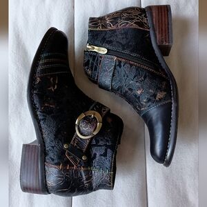 L'ARTISTE Black and Multicolor Ankle Boots_37